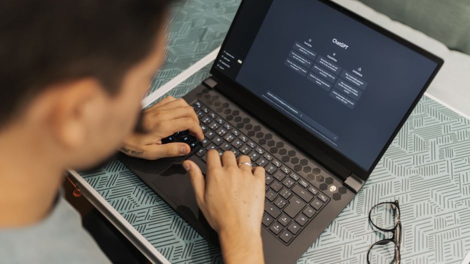 Platformy AI dla małych firm: 12 sprawdzonych opcji na start