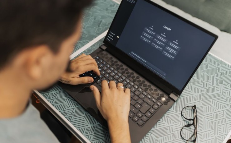 Platformy AI dla małych firm: 12 sprawdzonych opcji na start